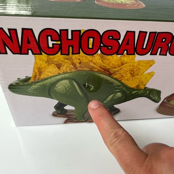 NEW 🦖The Nachosaurus! Dinosaur chip and dip or taco holder - Picture 11 of 16